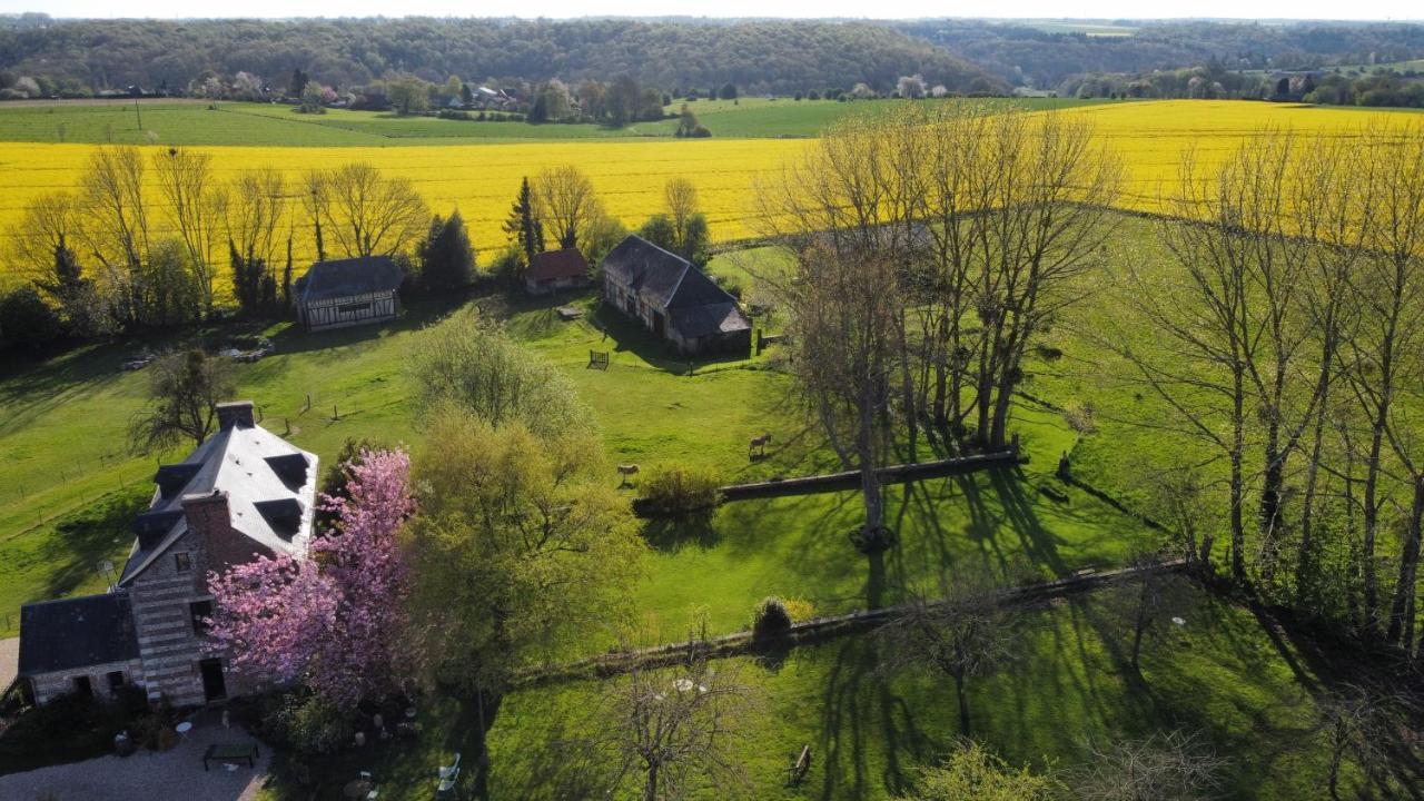 Le Petit Manoir De La Vernelle Bed and Breakfast Fourmetot Exteriör bild
